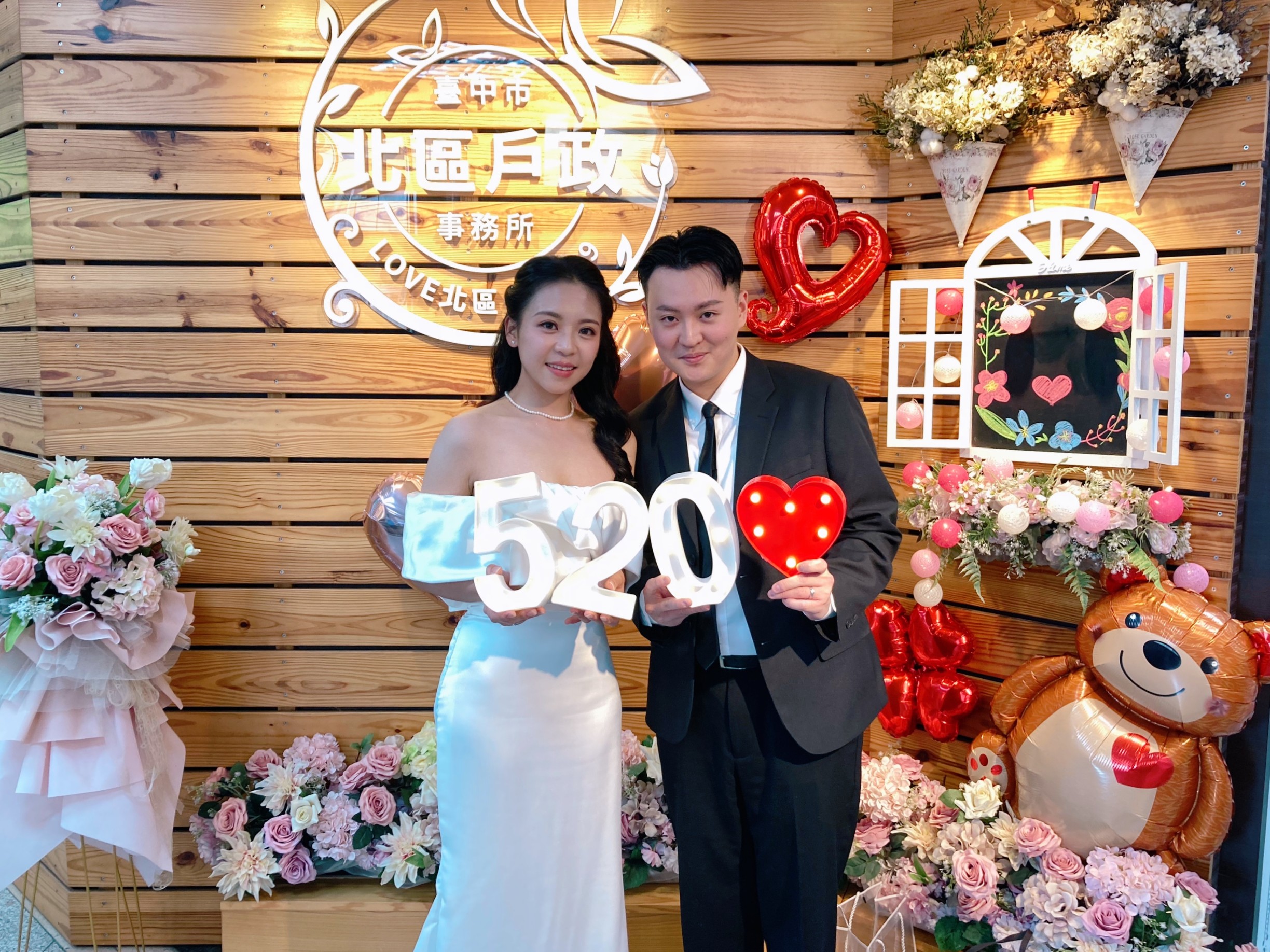 5/20甜蜜爆棚! 台中657對新人登記結婚創紀錄 50年後重逢初戀、跨海戀修成正果成最暖焦點